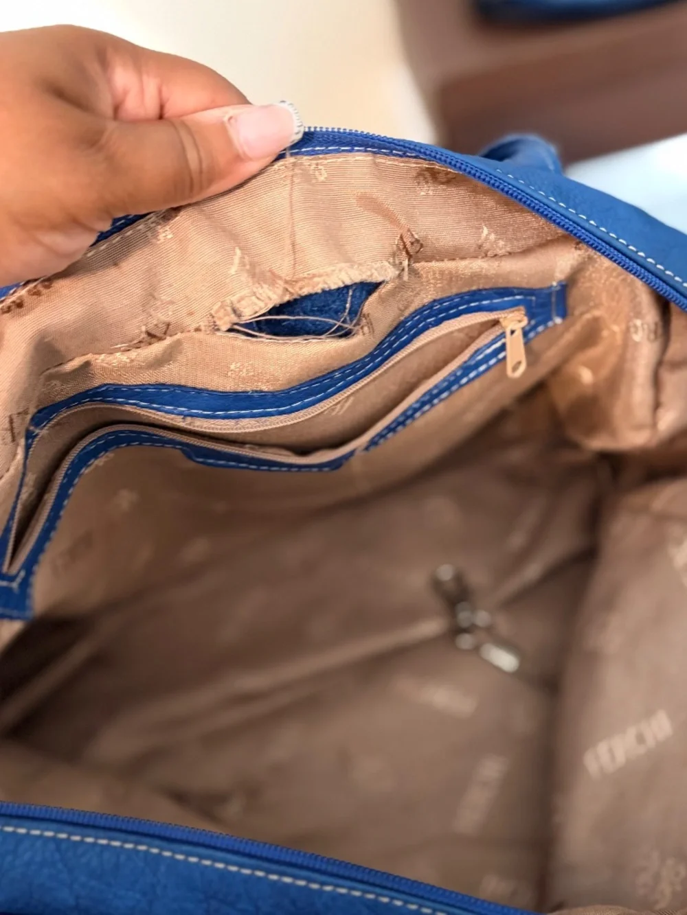 *pre-loved* Ferchi blue faux leather shoulder bag